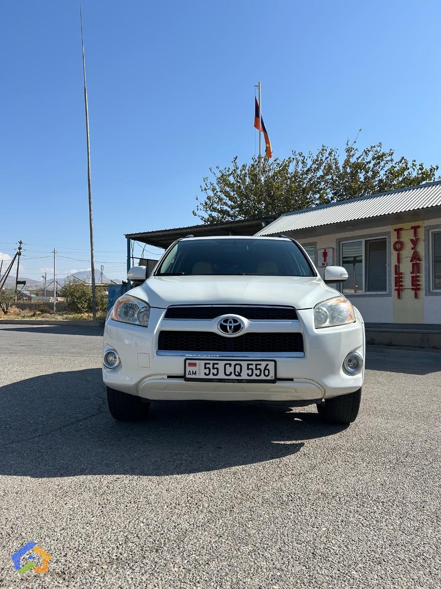 Toyota Rav4 - image 13