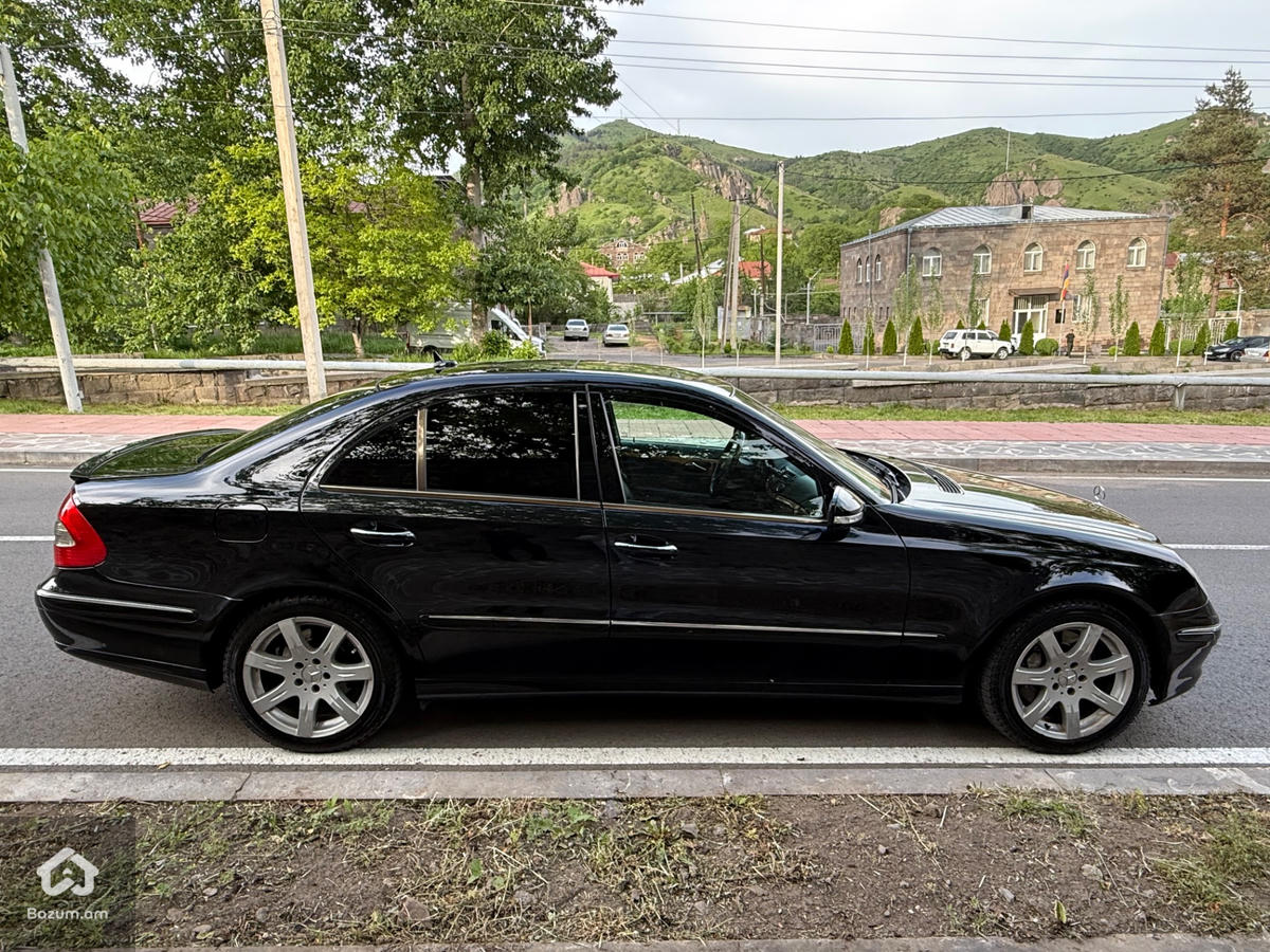 Mercedes-Benz E350 - image 6