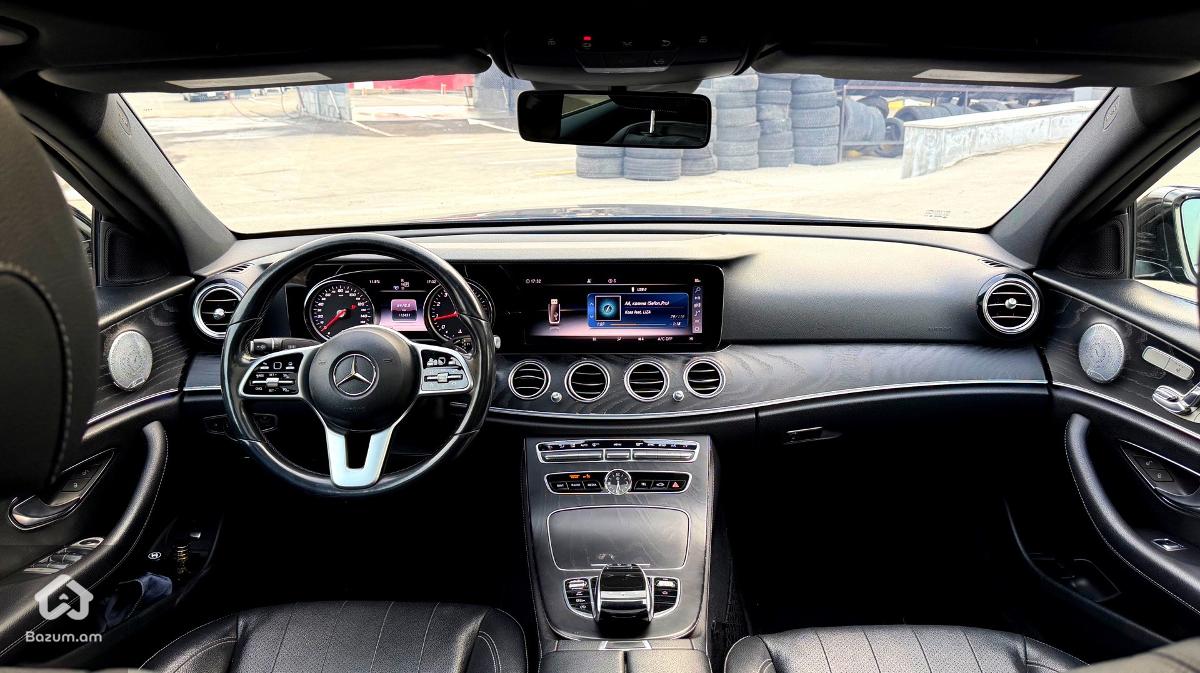 Mercedes Benz E300  - image 11