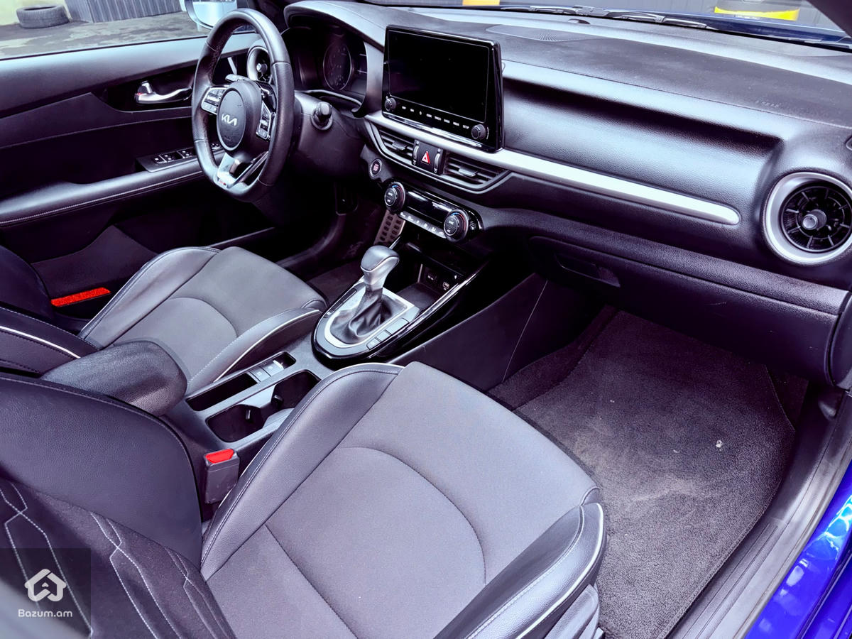 Kia Forte Gt line - image 11