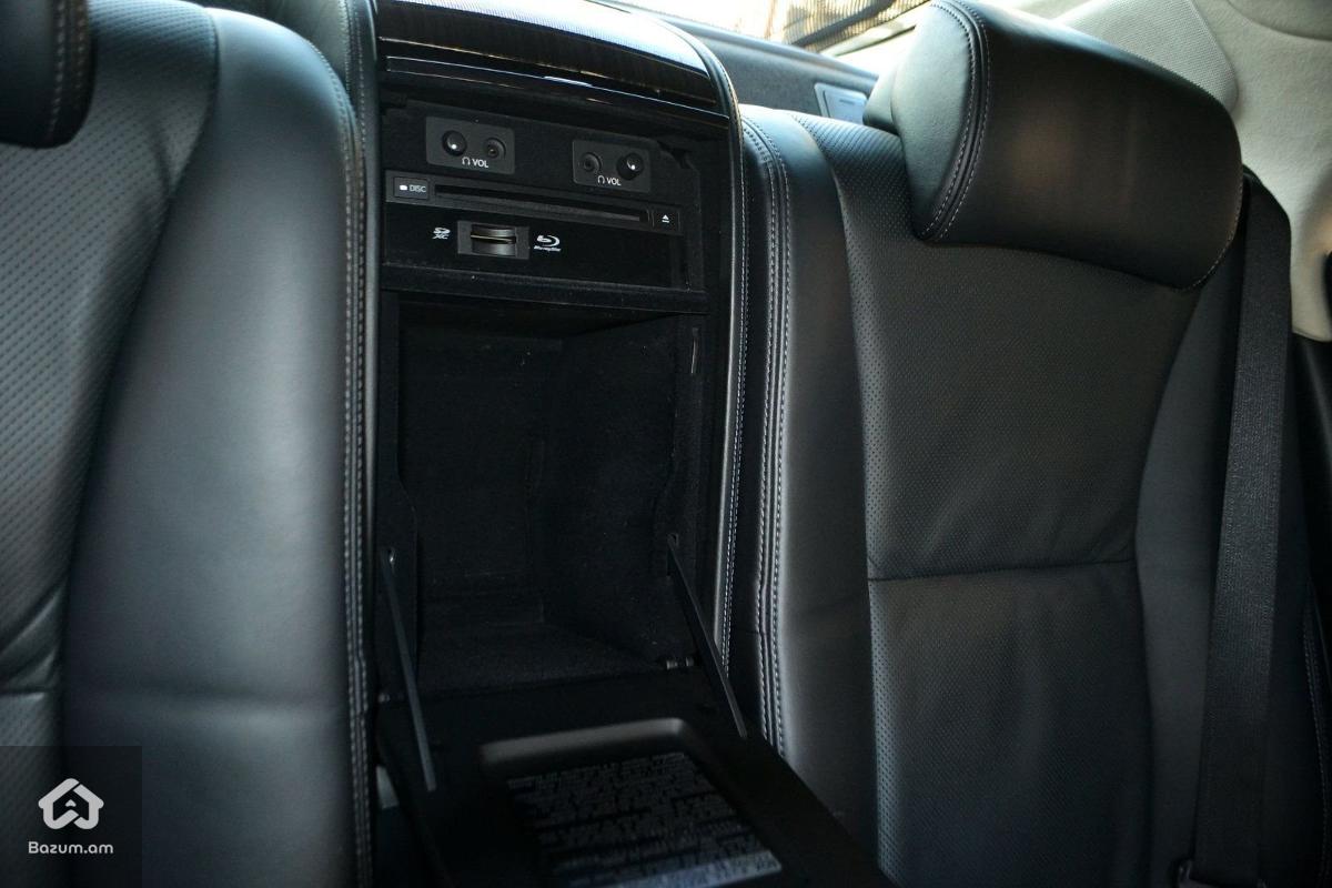 Lexus LS460l AWD - image 14