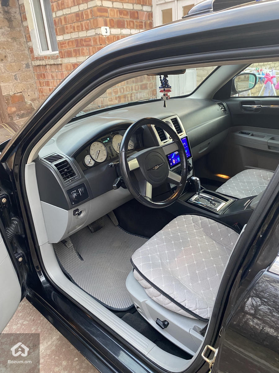 CHRYSLER 300c - image 8