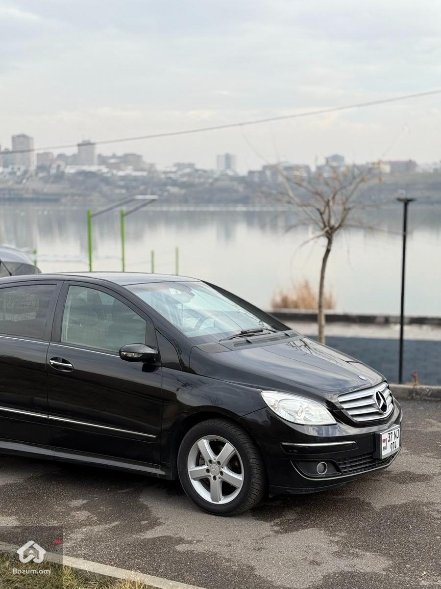 Mercedes Benz B170 - image 12