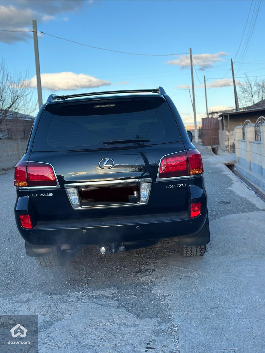Lexus LX570 - image 5