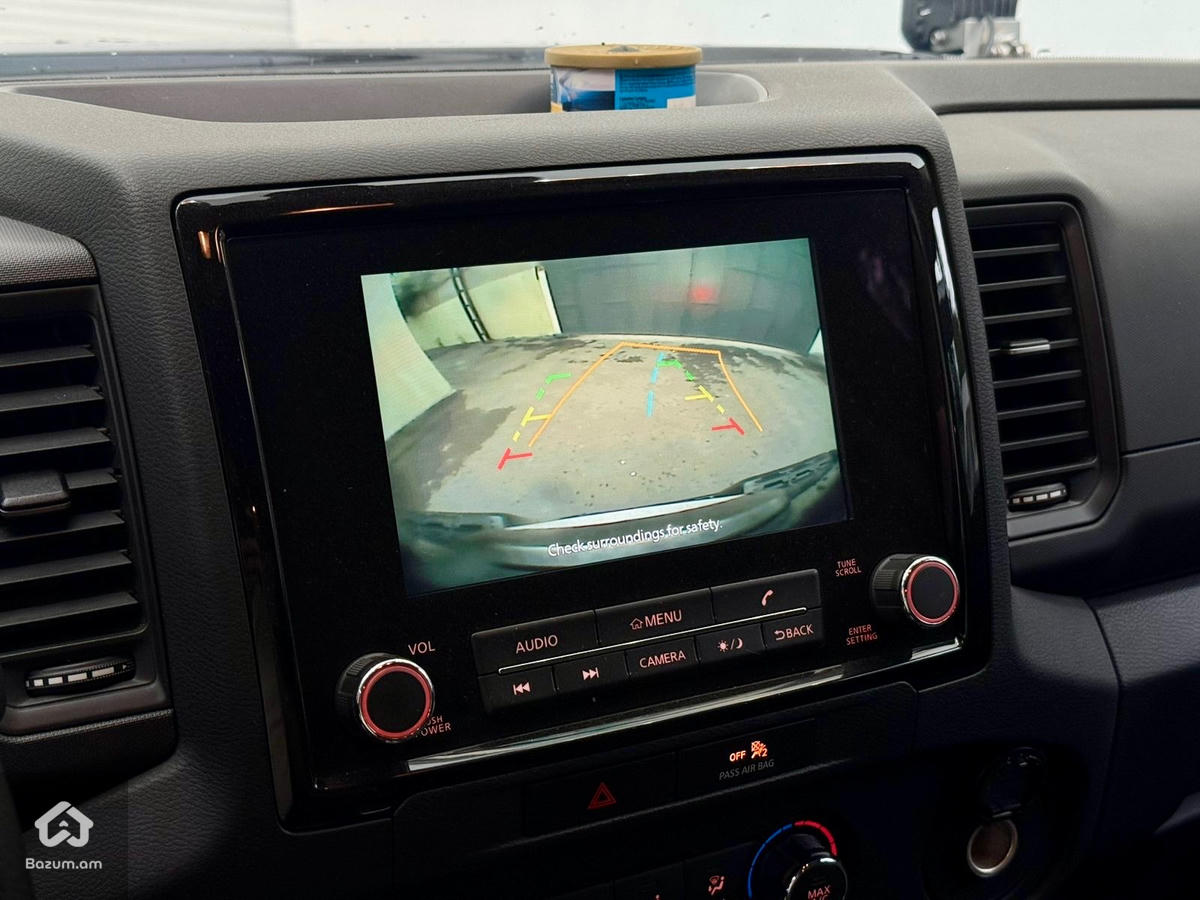 Nissan Frontier - image 6
