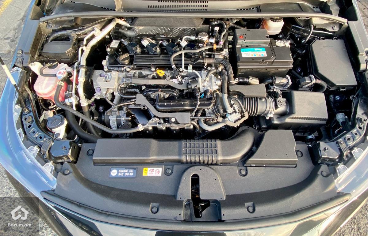 TOYOTA COROLLA SE - image 8