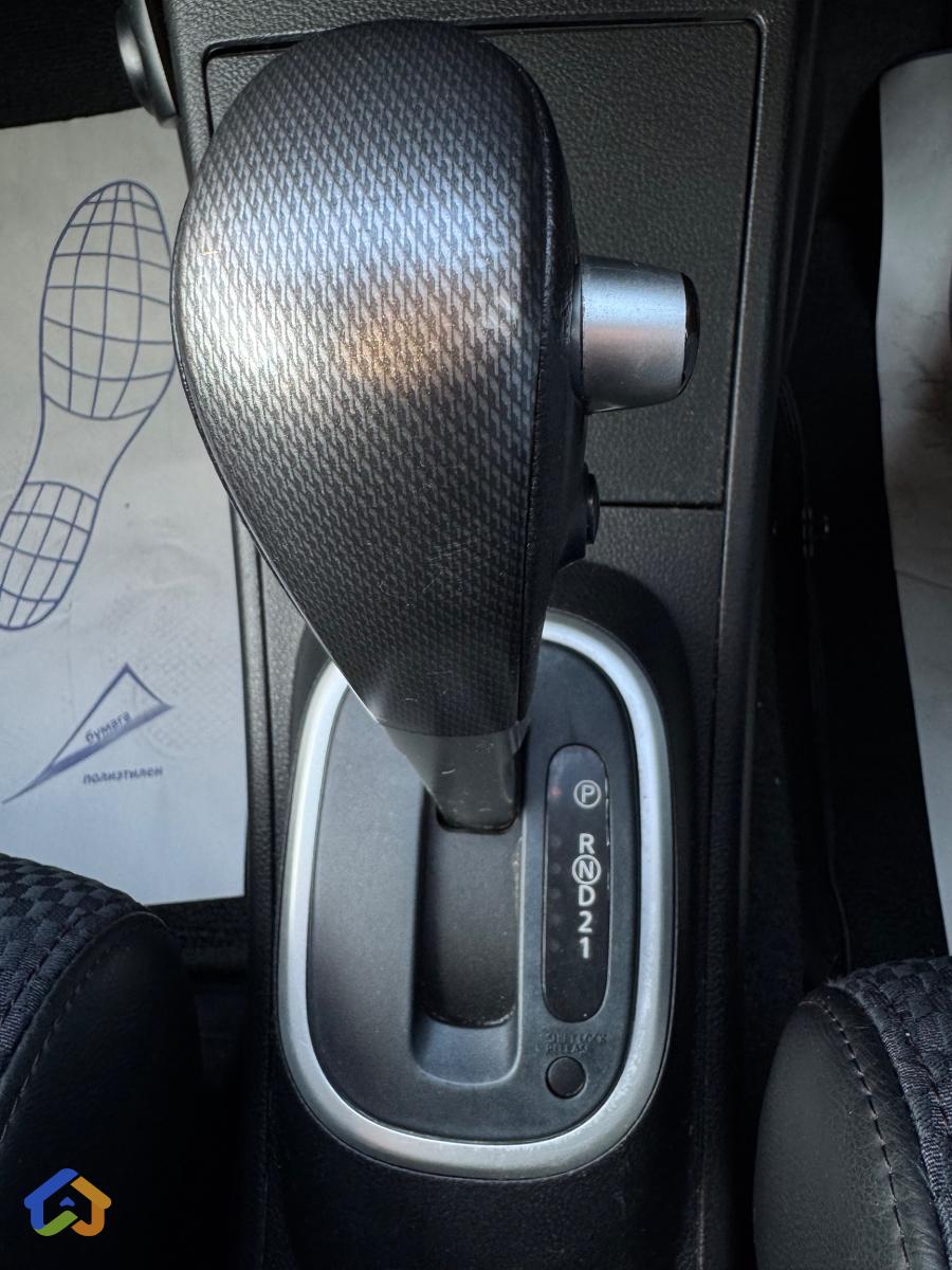 Nissan Tiida - image 15