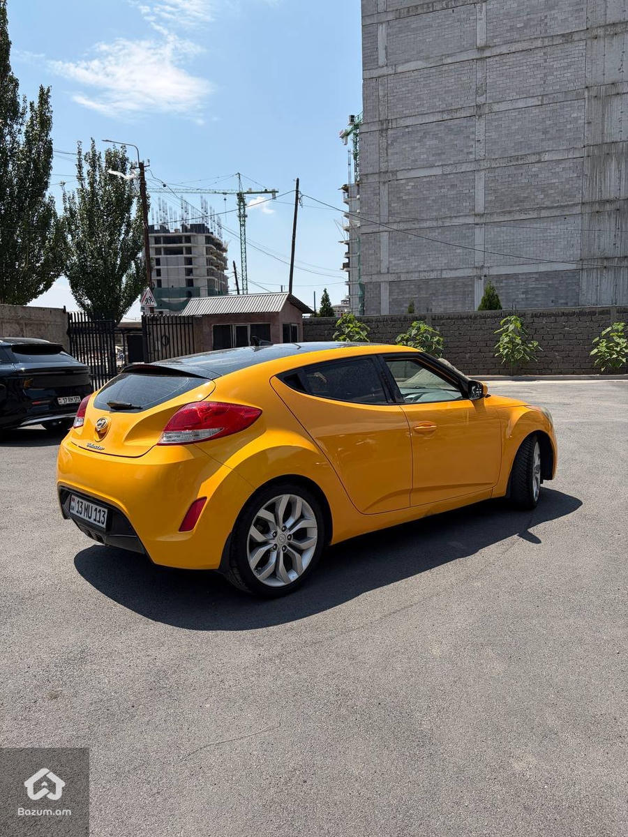 Hyundai Veloster - image 3