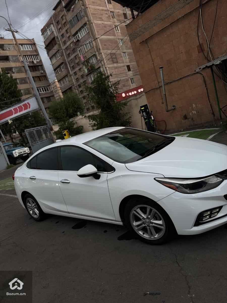 Chevrolet Cruze - image 7