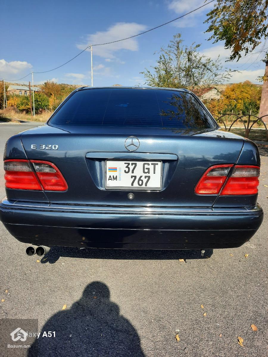 Mercedes Benz - image 3