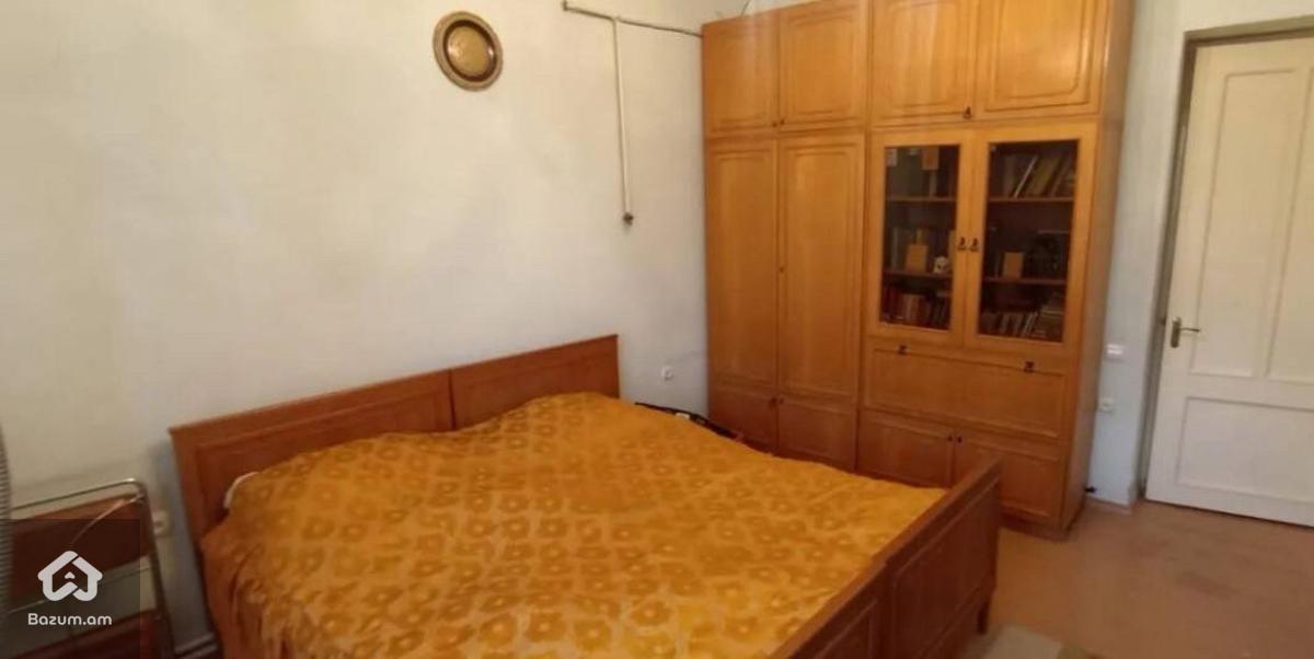 Երկու հարկանի քարե տուն Գրիգոր Զոհրապի փողոցում  - image 22