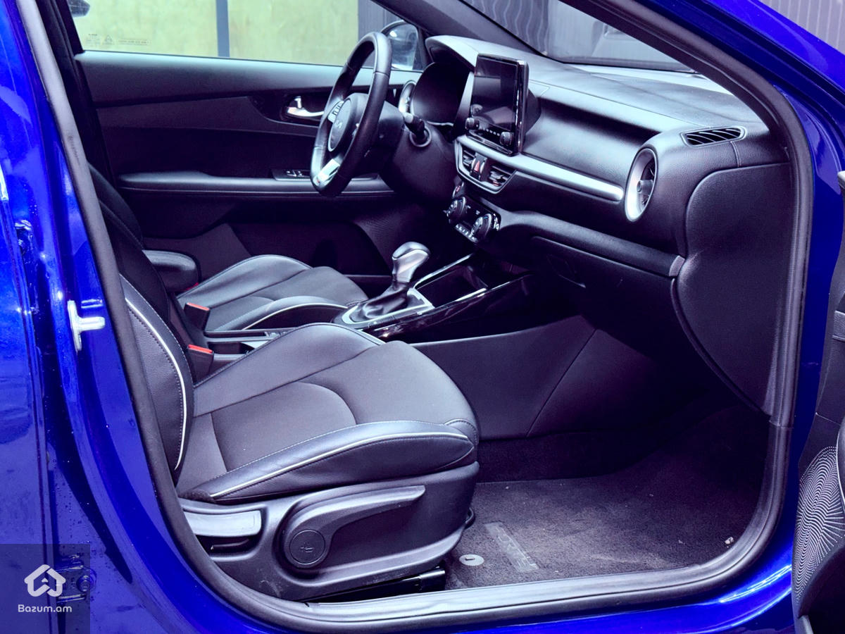 Kia Forte Gt line - image 12