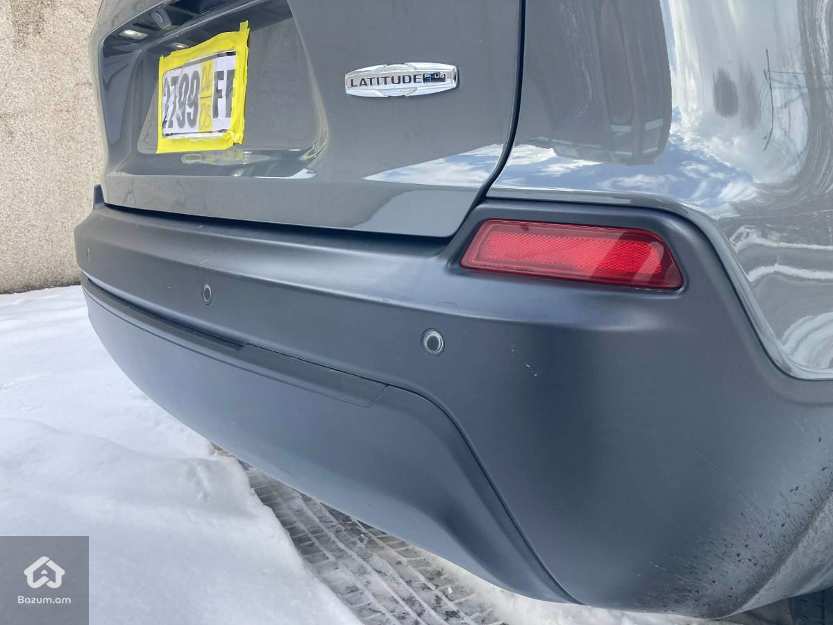 2020 Jeep Cherokee, Latitude Plus - image 16