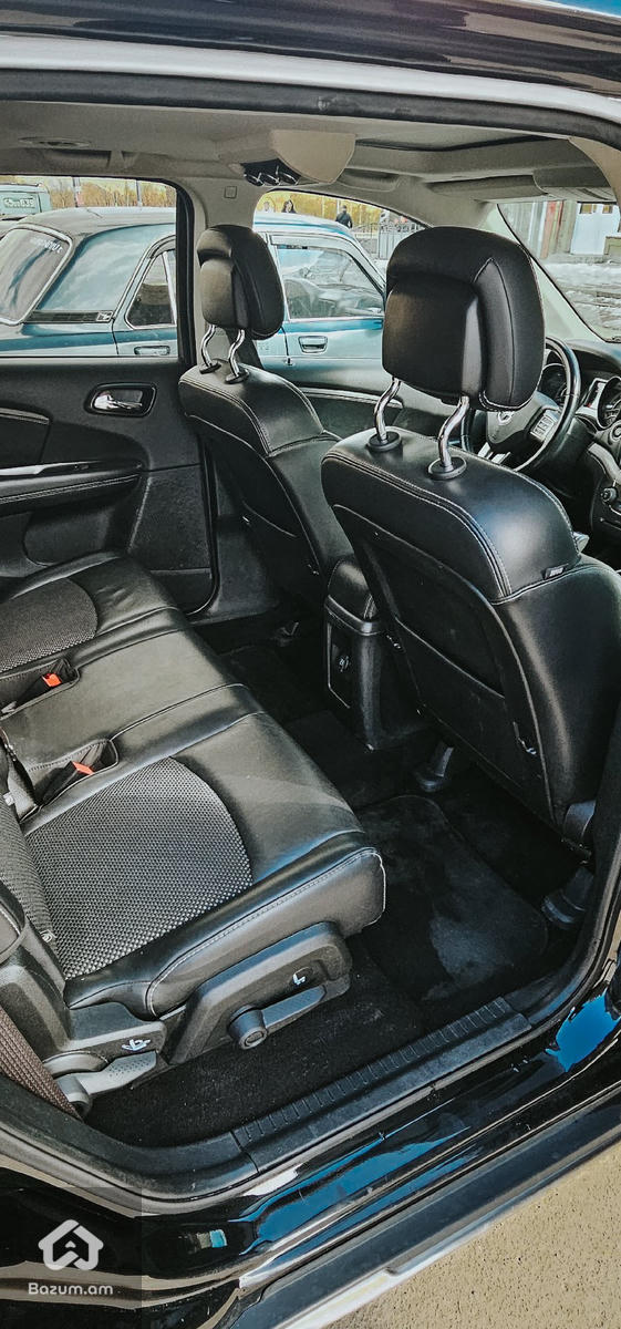 Dodge journey Crossroad - image 10
