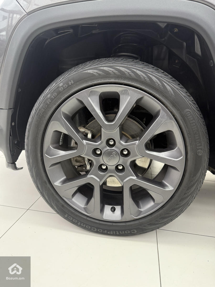 Jeep Compass 80 TH Anniversary 4x4 - image 11