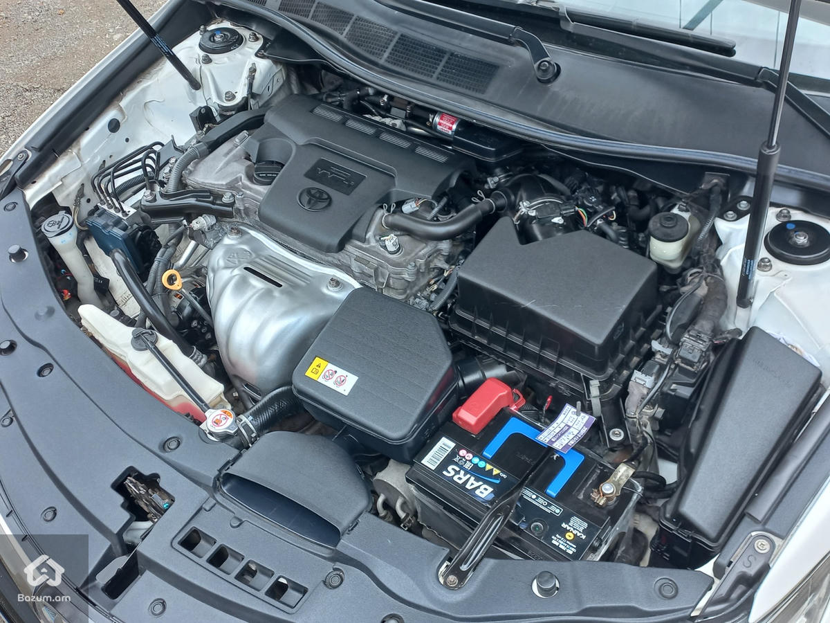 Toyota Camry - image 23