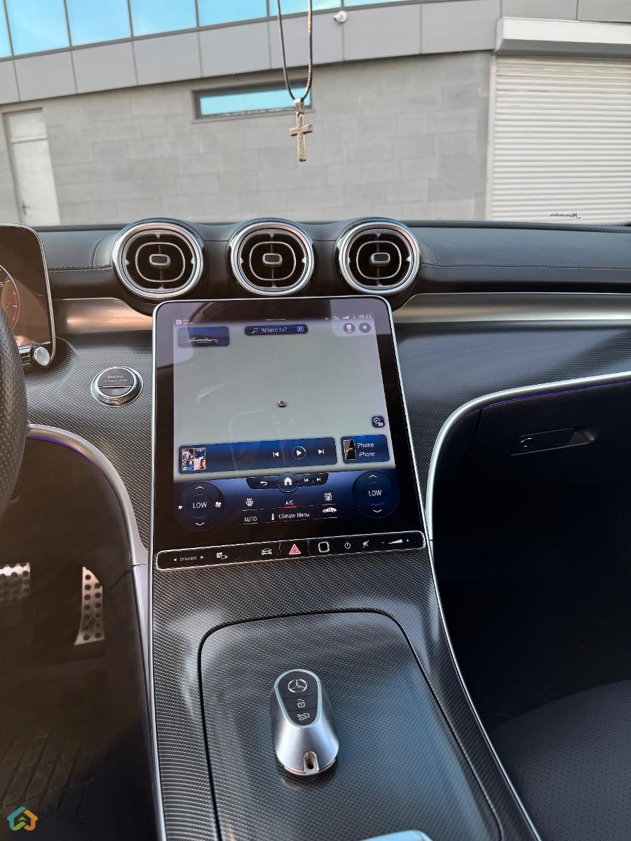 Mercedes-Benz c300 AMG Line - image 7