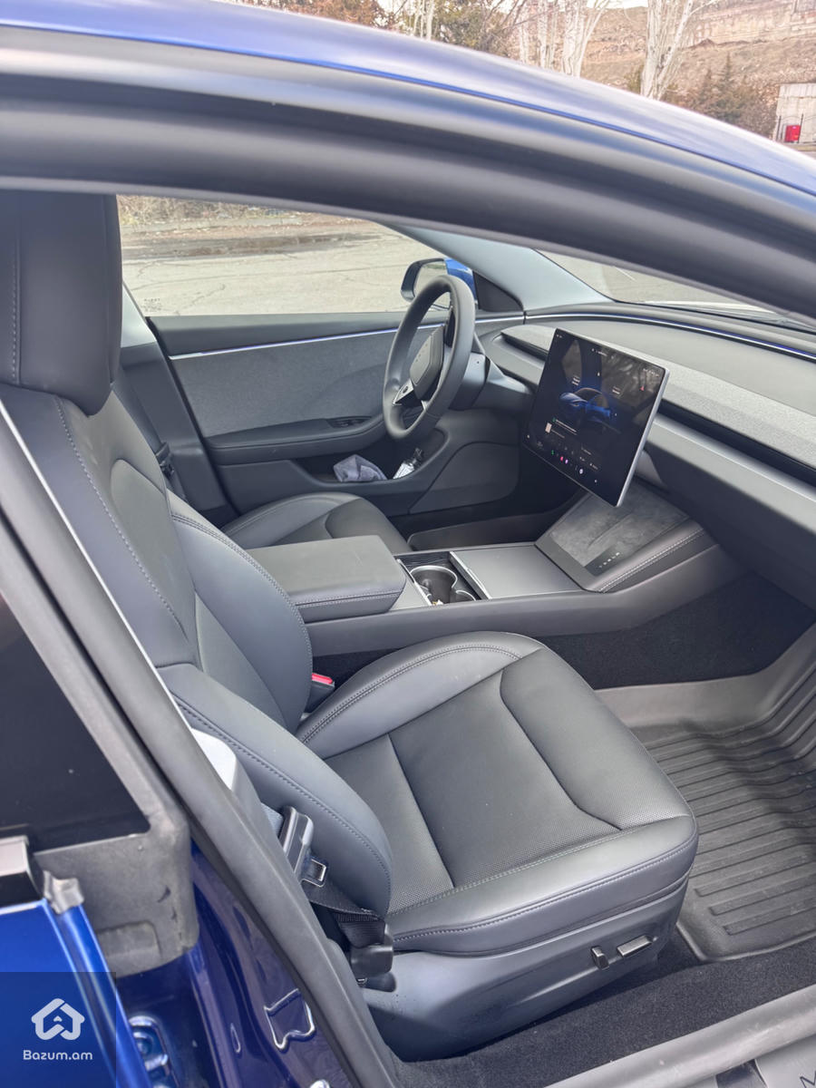 Tesla Model 3 - image 7