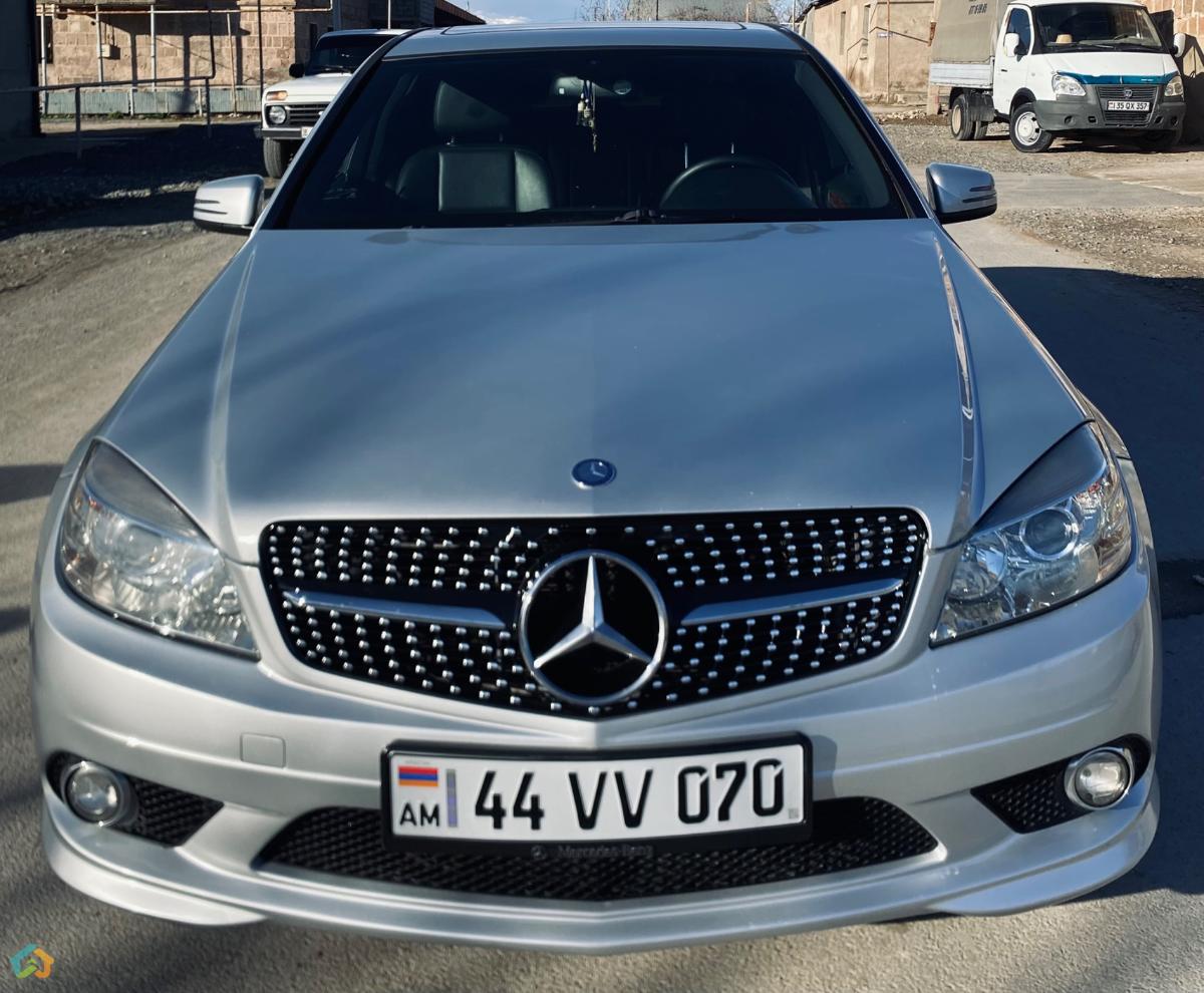 Mercedes Benz C300 - image 1