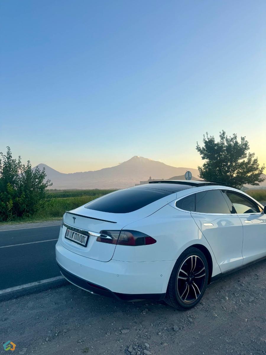 Tesla Model S 2015 70D - image 7
