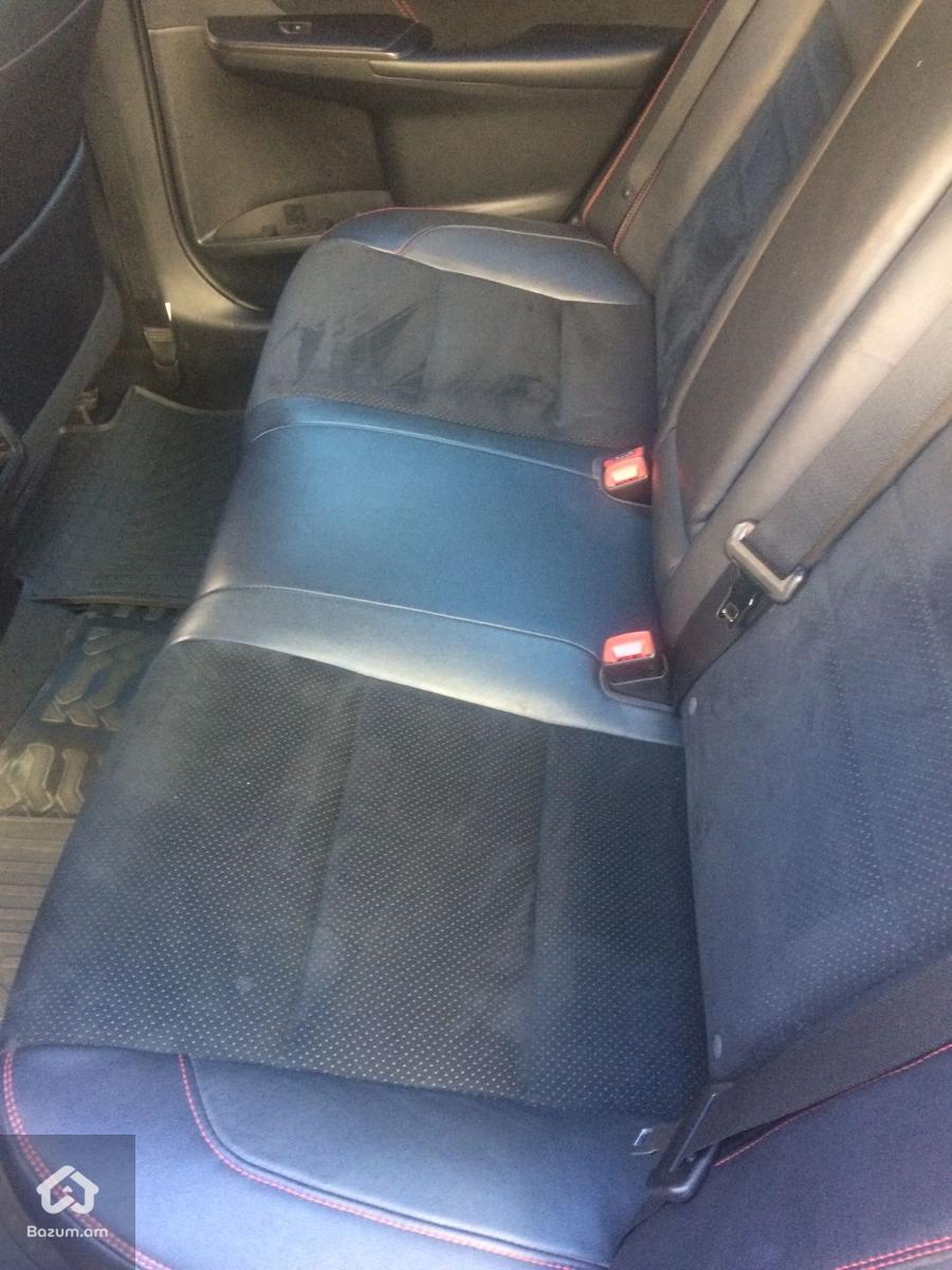 Toyota Camry XSE - image 7