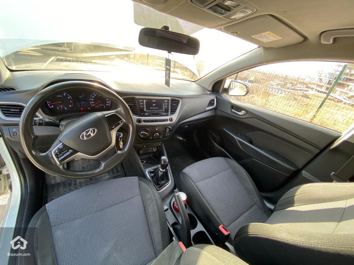 Hyundai Solaris 2018 - image 8