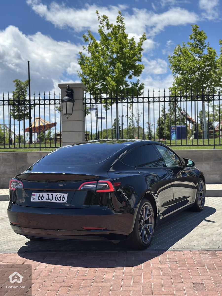 Tesla Model 3 - image 8