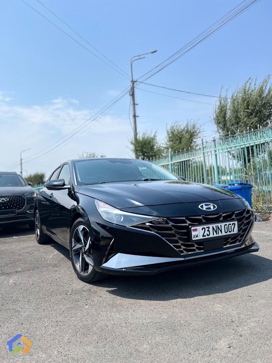 Hyundai Elantra Black Edition Sel + - image 11