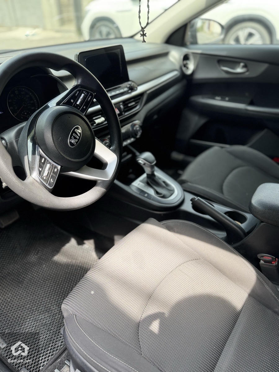 Kia Forte - image 6