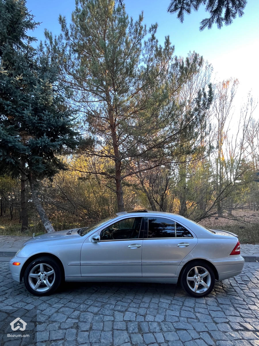 Mercedes benz C240 - image 4