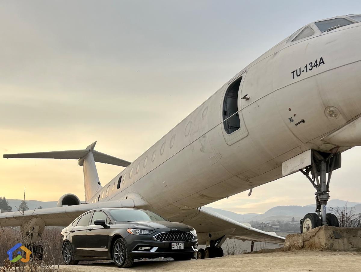 Ford Fusion Hybrid - image 1