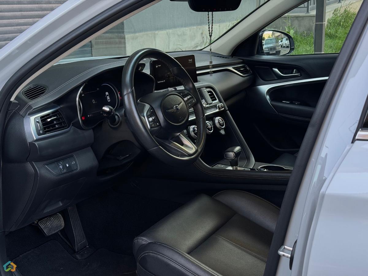 genesis g70 - image 8