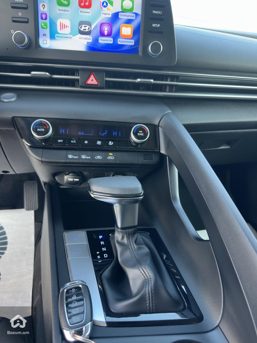 Elantra - image 15
