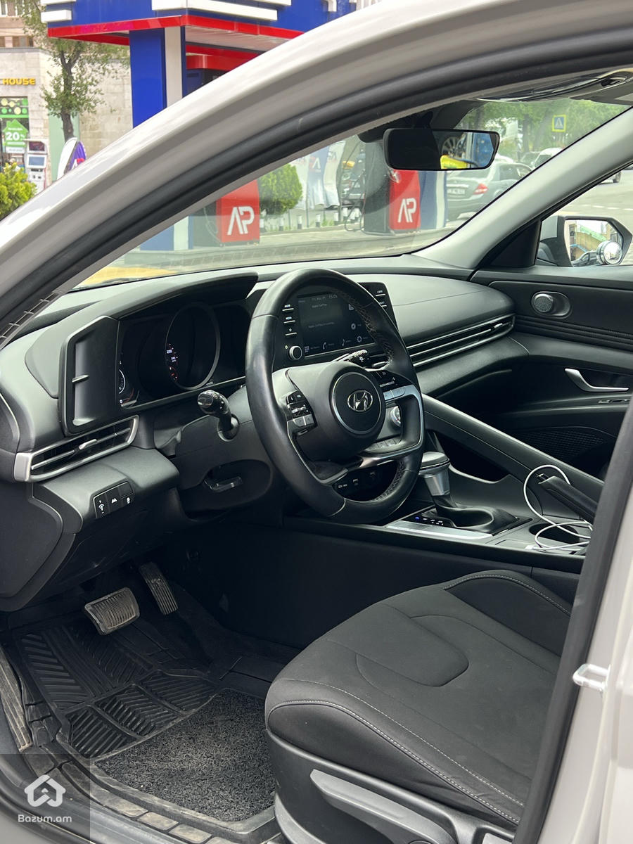 Hyundai Elantra 2022-2021 - image 8