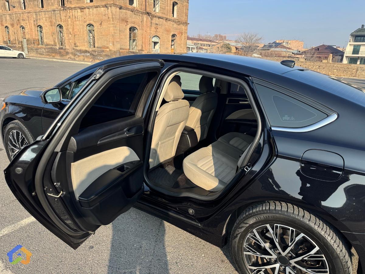 Ford Fusion - image 3