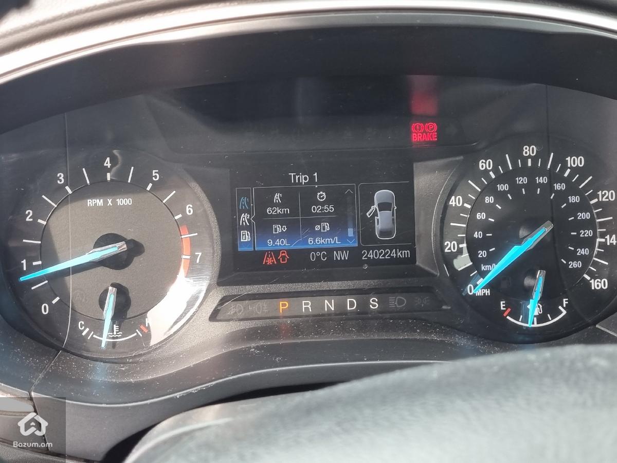 Ford Fusion - image 9