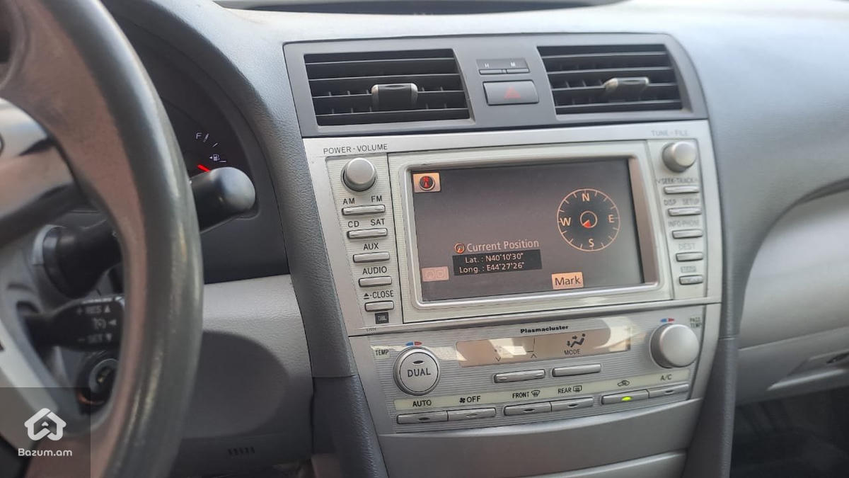 Toyota Camry 2011/9 - image 11