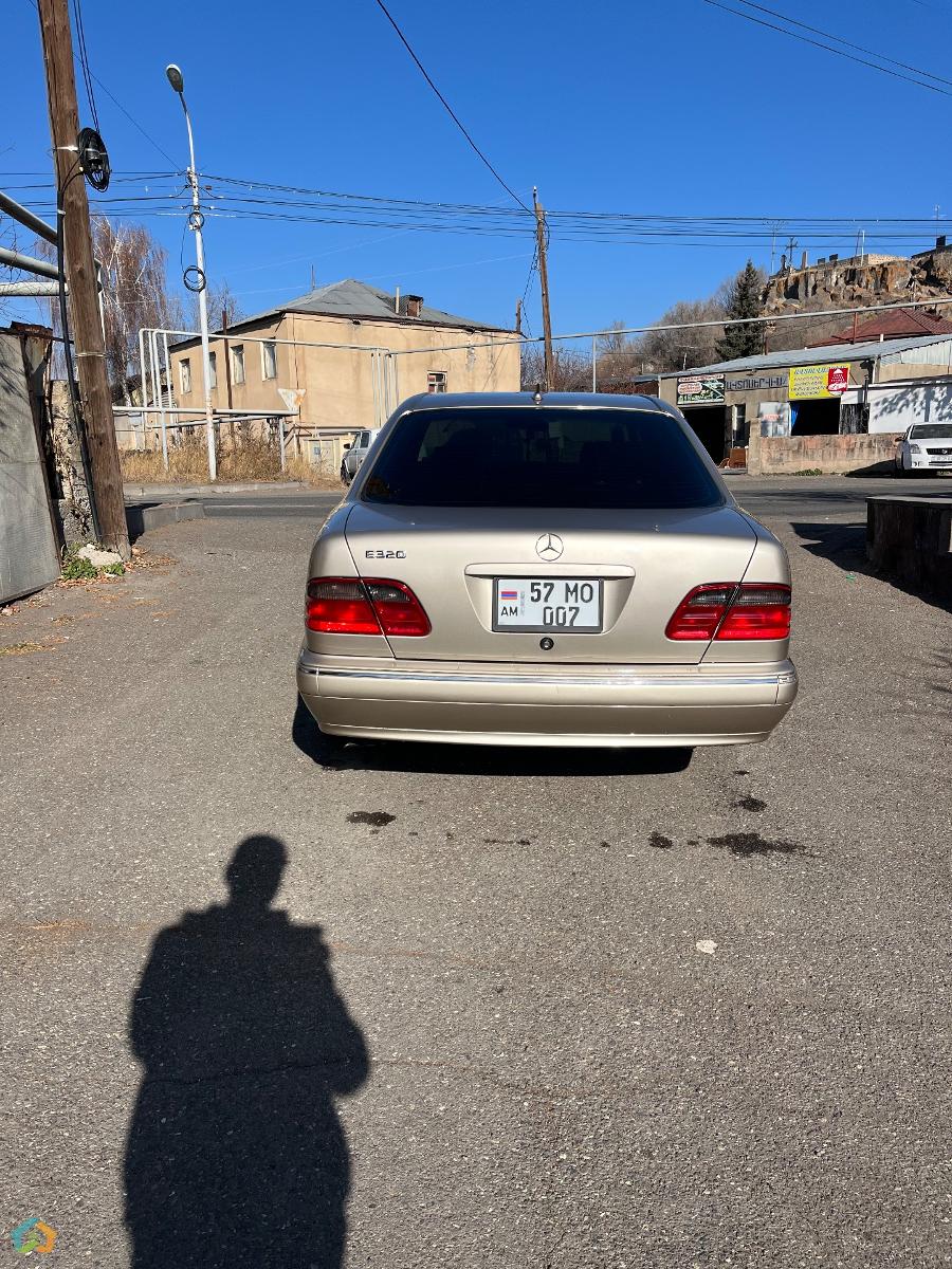 Mercedes-Benz E-class - image 3