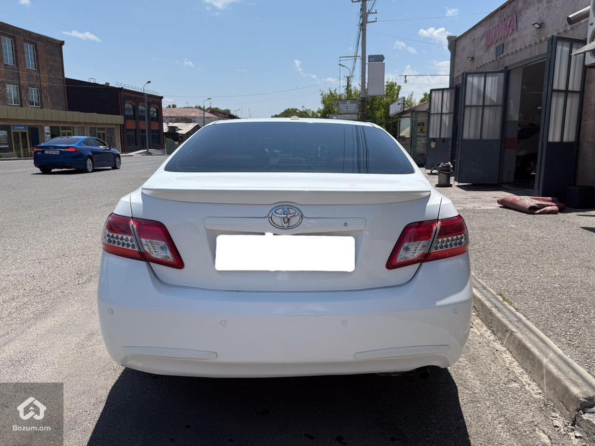 TOYOTA - image 2