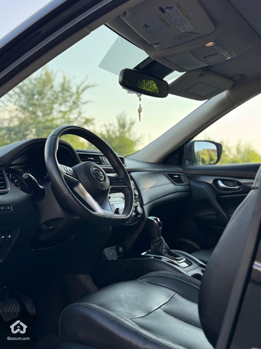 Nissan Rogue SL AWD - image 7