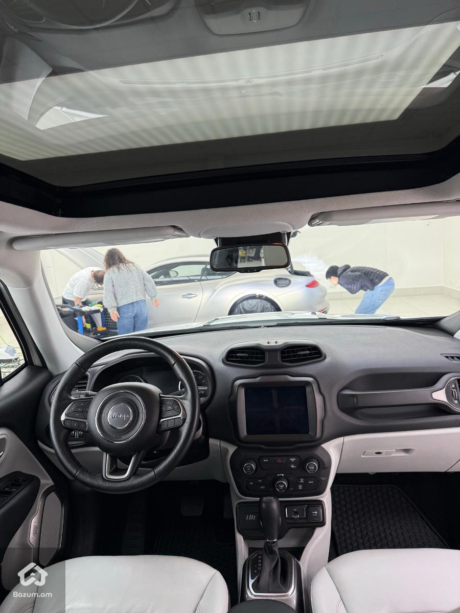 Jeep Renegade Limited 1.3T 4x4 2022 - image 15