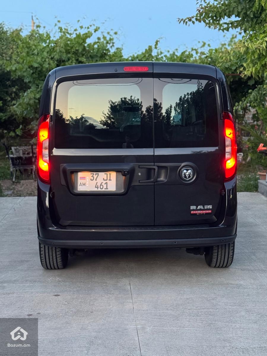 Ram Promaster City - image 4