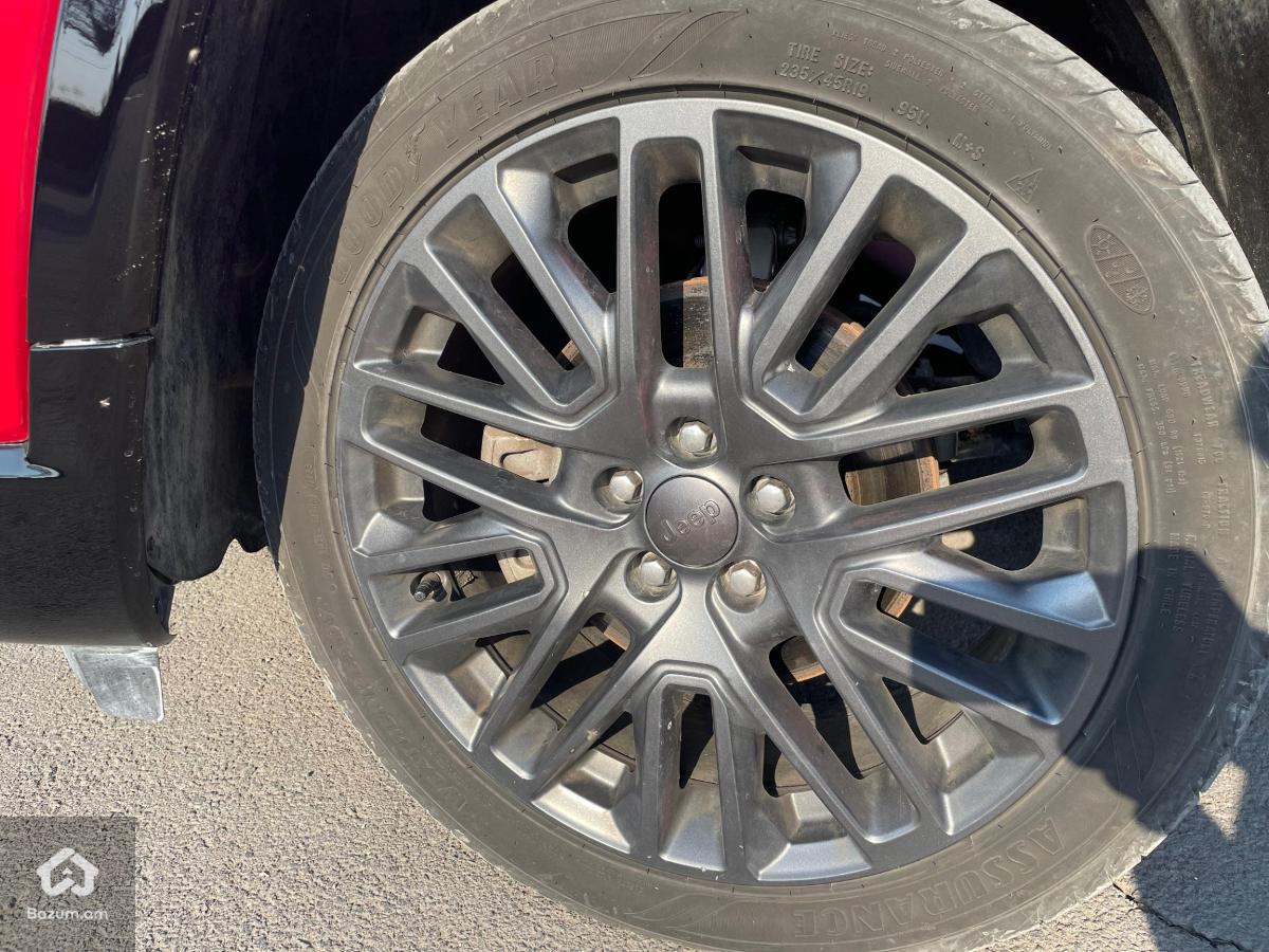 Jeep Compass  - image 12