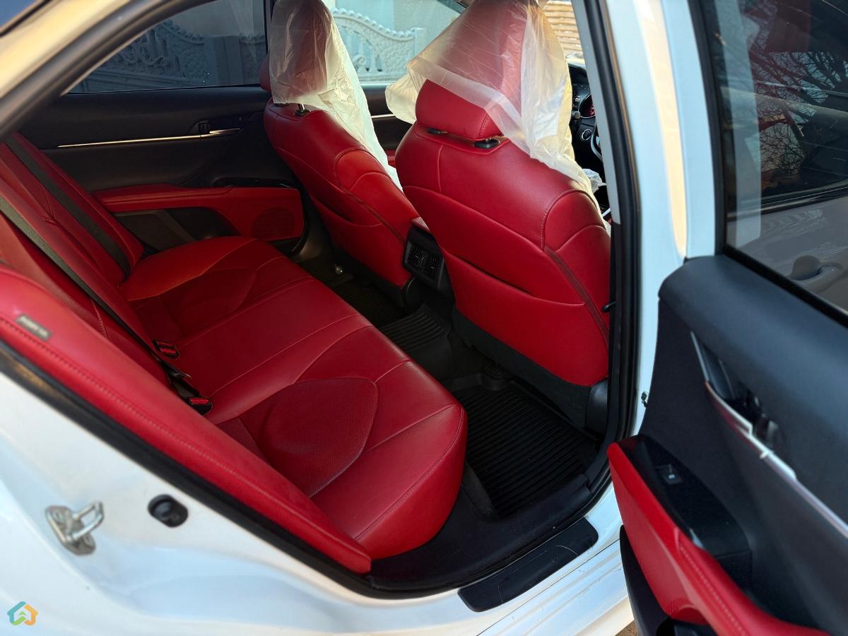 Toyota Camry V70 Xse - image 16