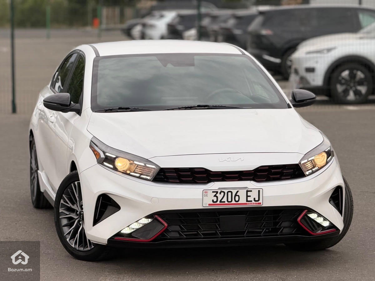 kia Forte - image 19