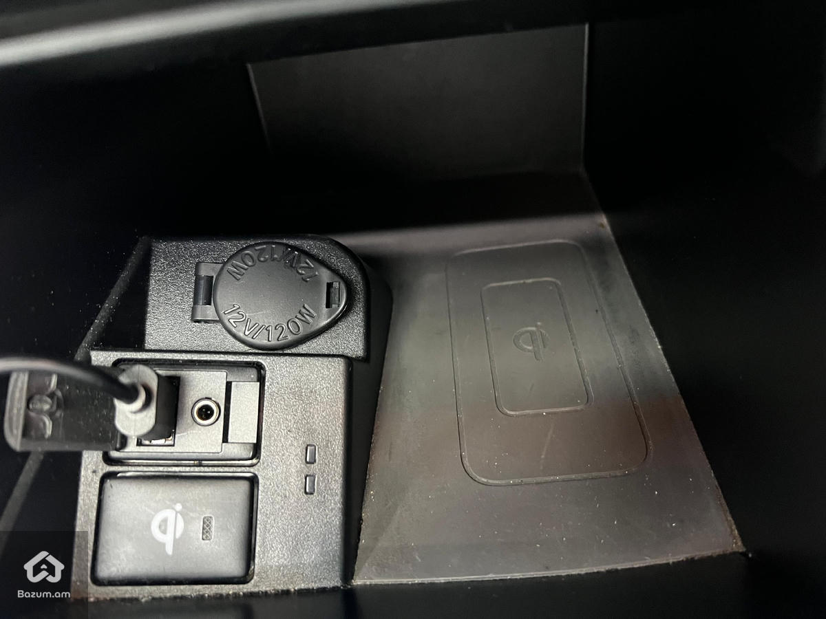 Toyota Camry hybrid - image 15