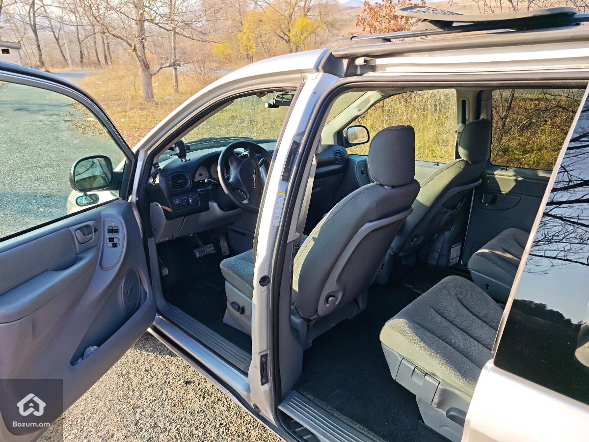 Chrysler Town & Country 2005 Touring Stow'n'go - image 17