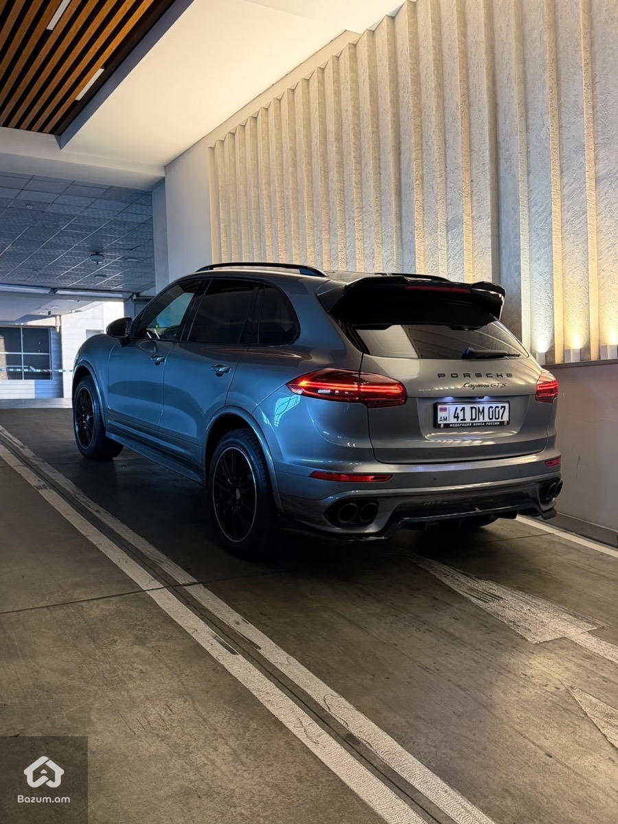 Porsche Cayenne - image 3