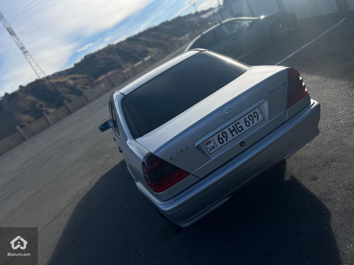 Mercedes Benz  - image 8