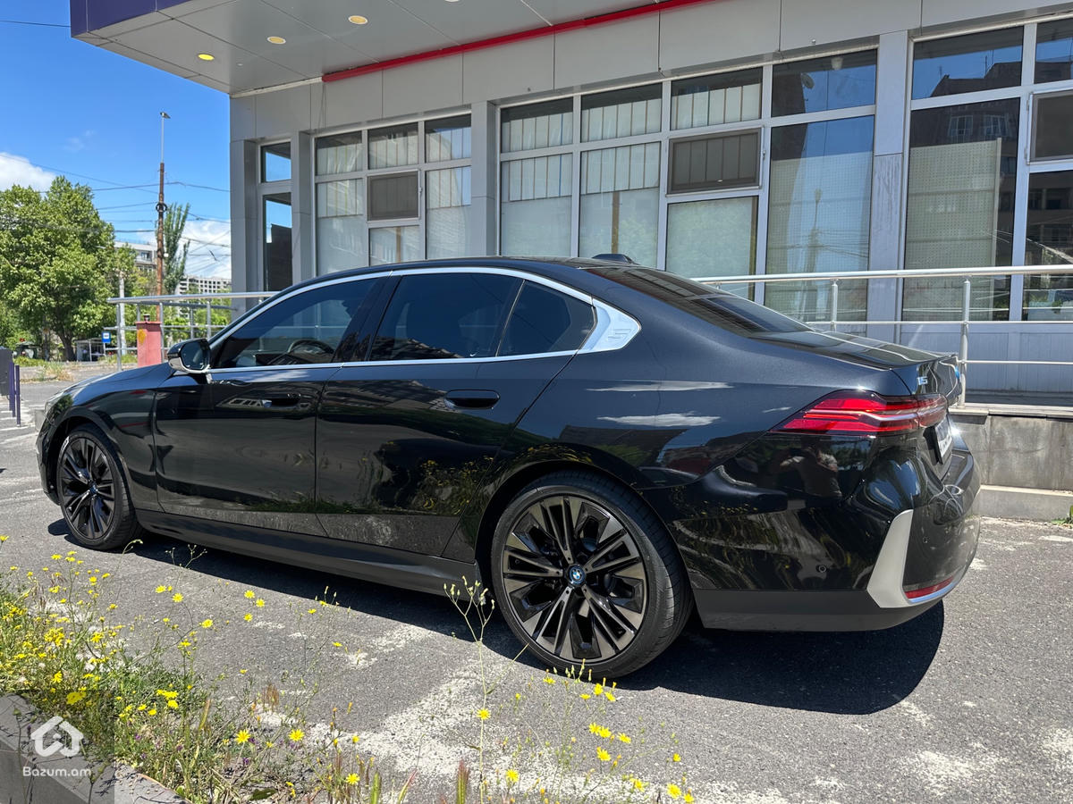 Bmw I5 Edrive40 - image 4